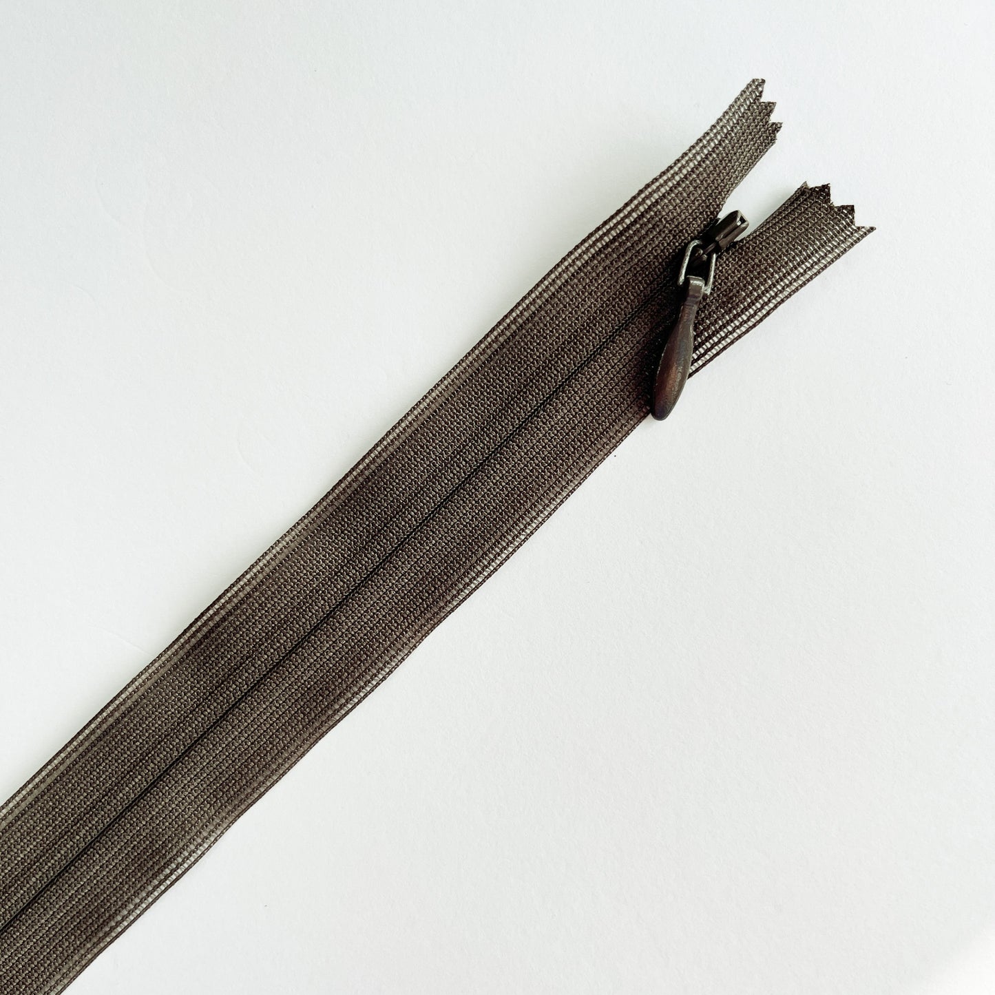 #2 Lightweight Brown Invisible zip By YKK - 61cm (24")