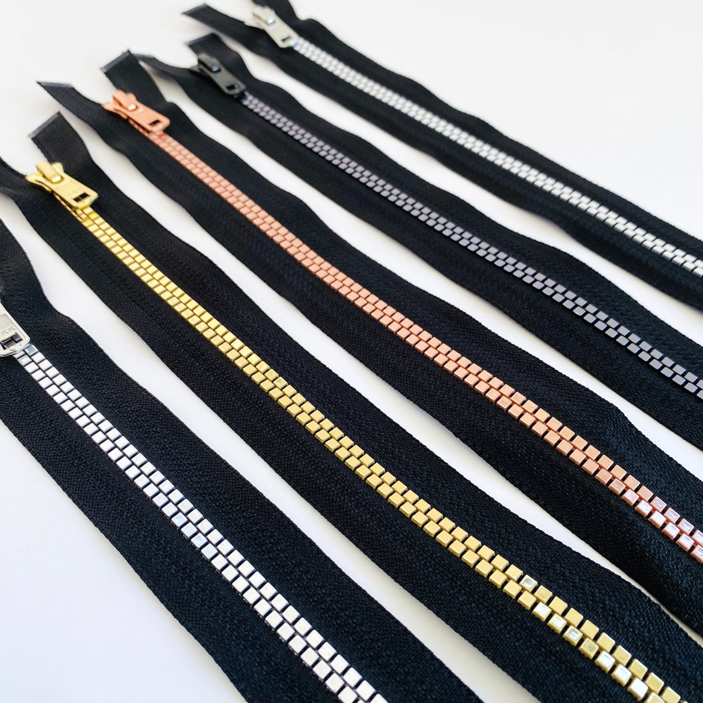 #5 Medium Weight Black Mirror Finish Open End VISLON® Zip by YKK - 100cm open ended