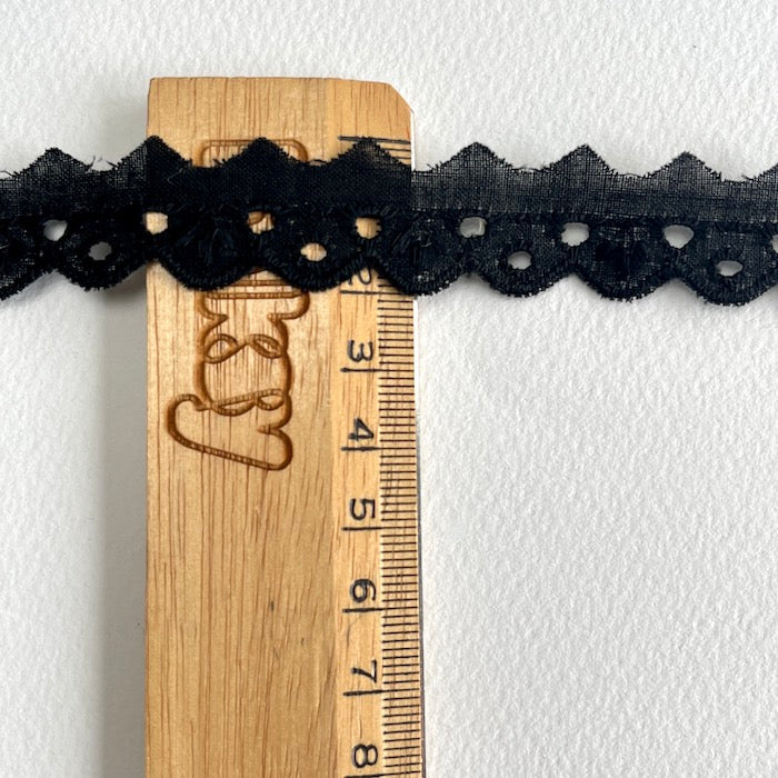 Narrow Broderie Anglaise Cotton Lace Trim - black - Kleins Haberdashery