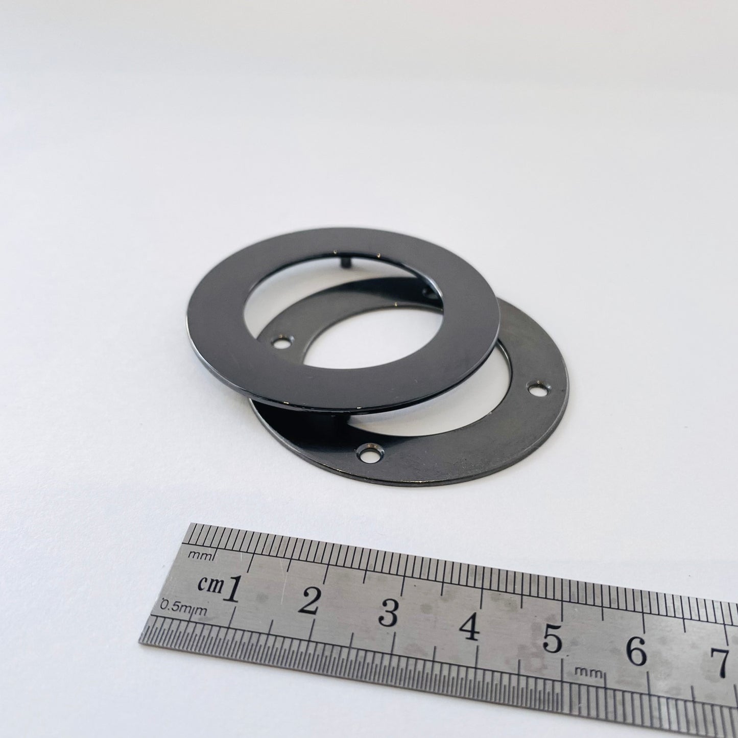 Large gunmetal eyelet ring