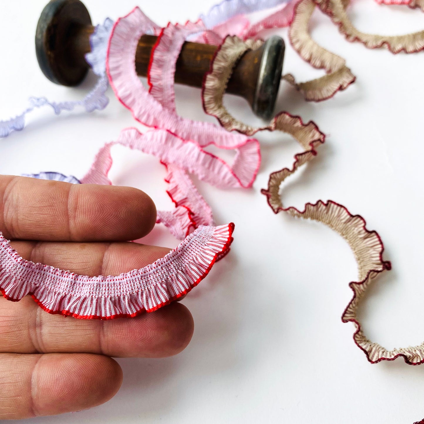 Bordure élastique « froncée » extensible de 13 mm