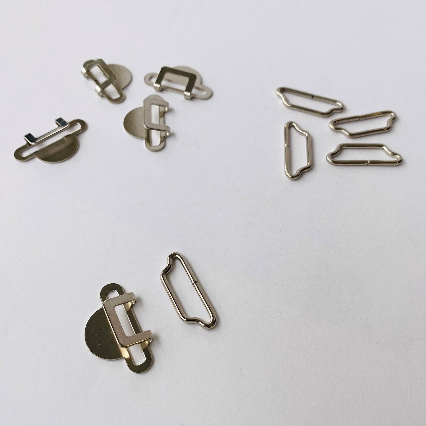 Traditional 25mm Cummerbund Hook and Loop - set of 5
