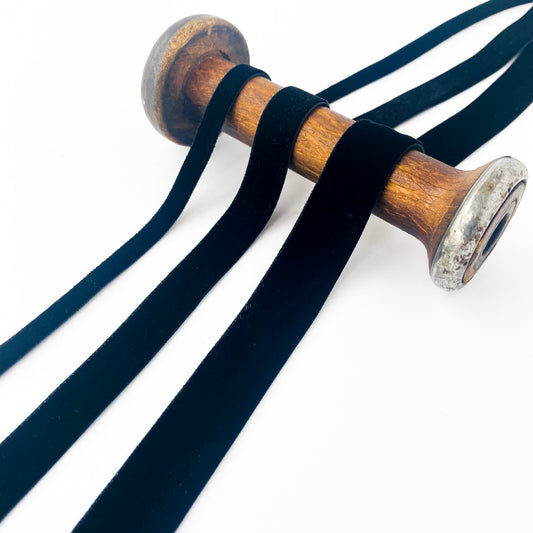 Stretchy black velvet ribbon