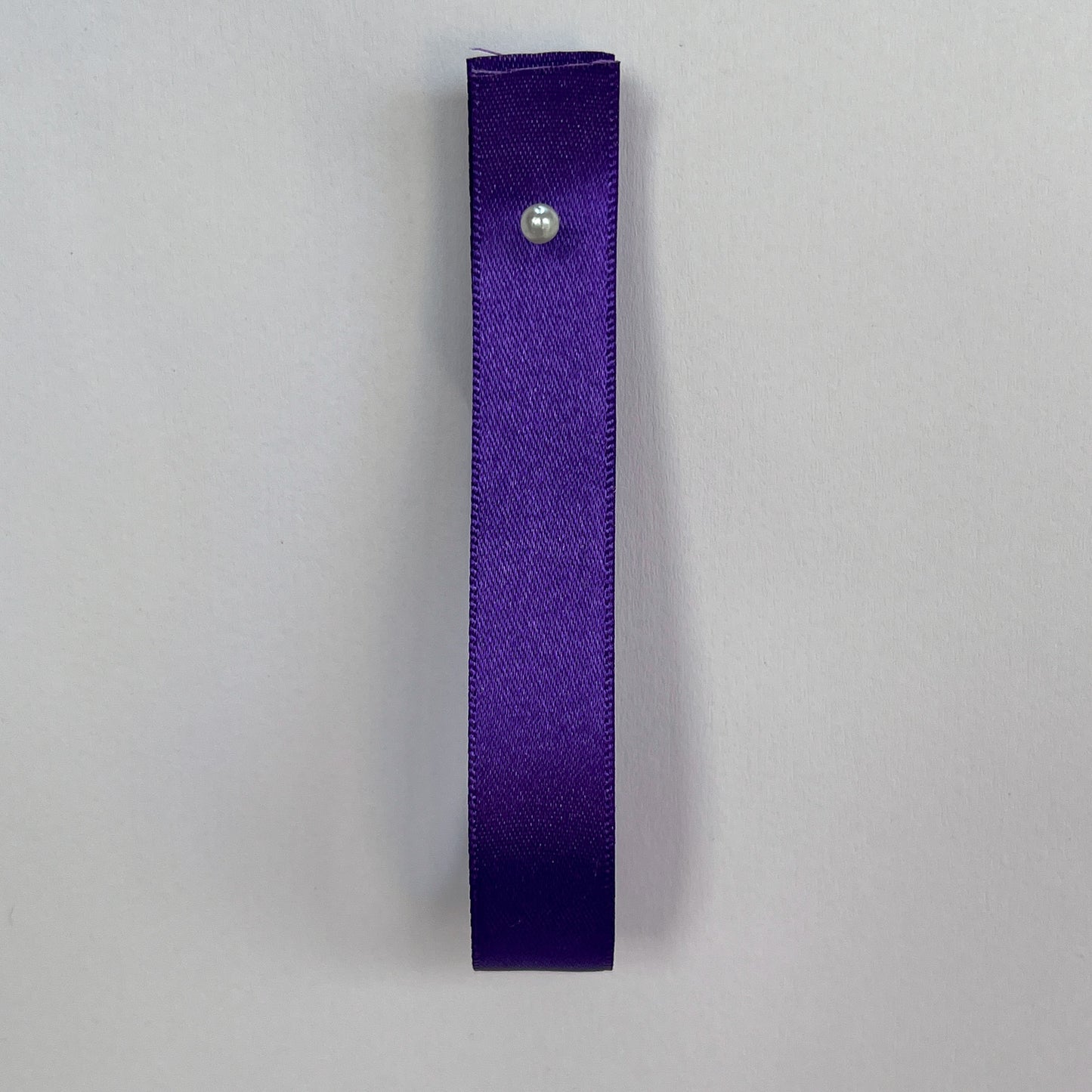 Ruban de satin bronze par Klein