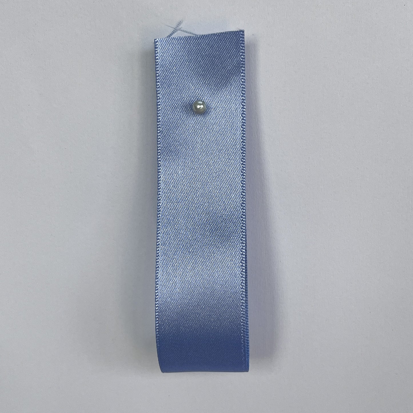 Ruban de satin bronze par Klein