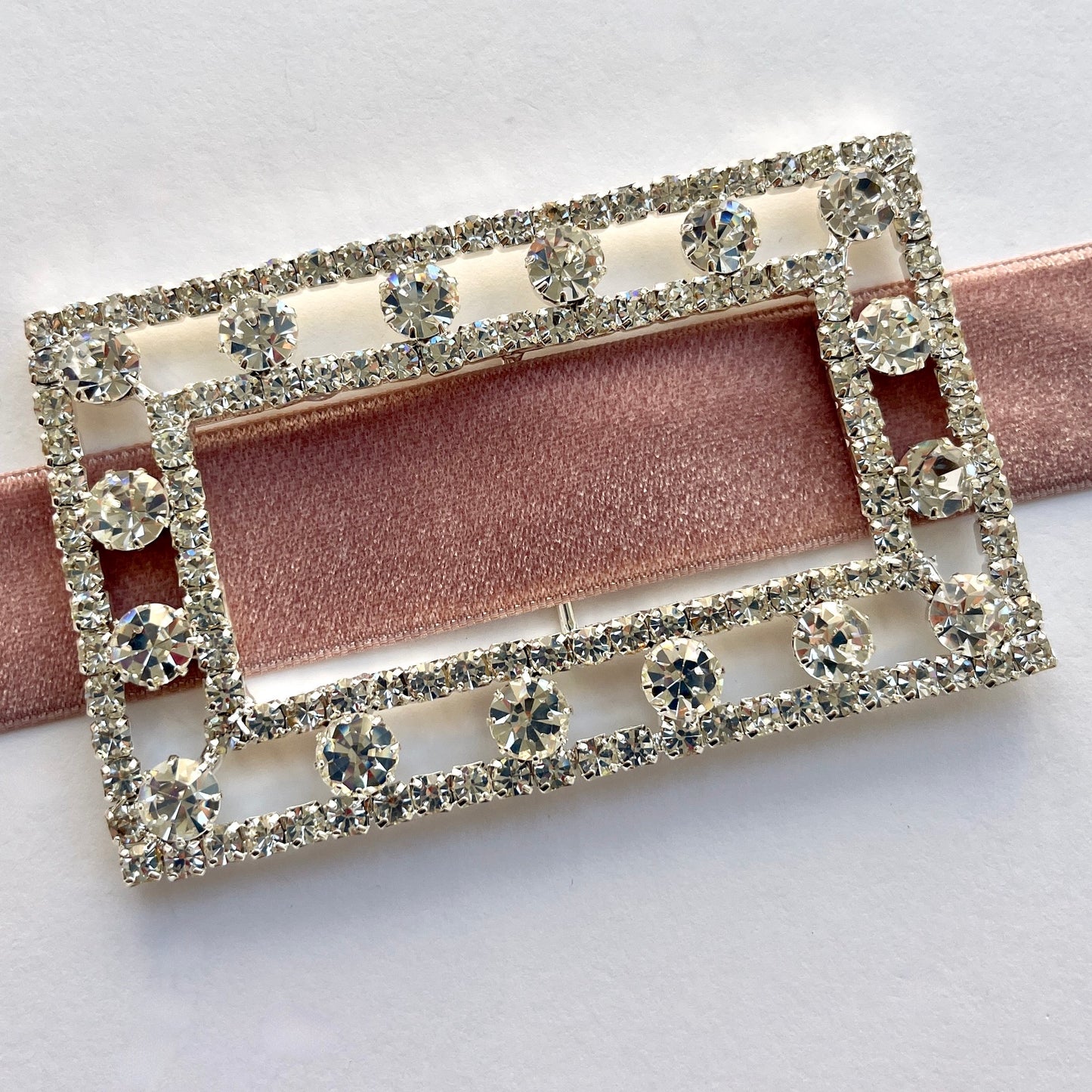 Large gold rectangle diamante slider buckle, pirate buckle, Use as a belt buckle, an accent for straps, dressmaking projects or as an embellishment for handbags, wedding invitations, wedding favours, napkin rings and arts and craft projects. Would fit an approximate belt or strap width of 2.5cm (1”)