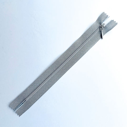 #3 Dress Weight Metallic Silver Zip - 20cm Closed End
