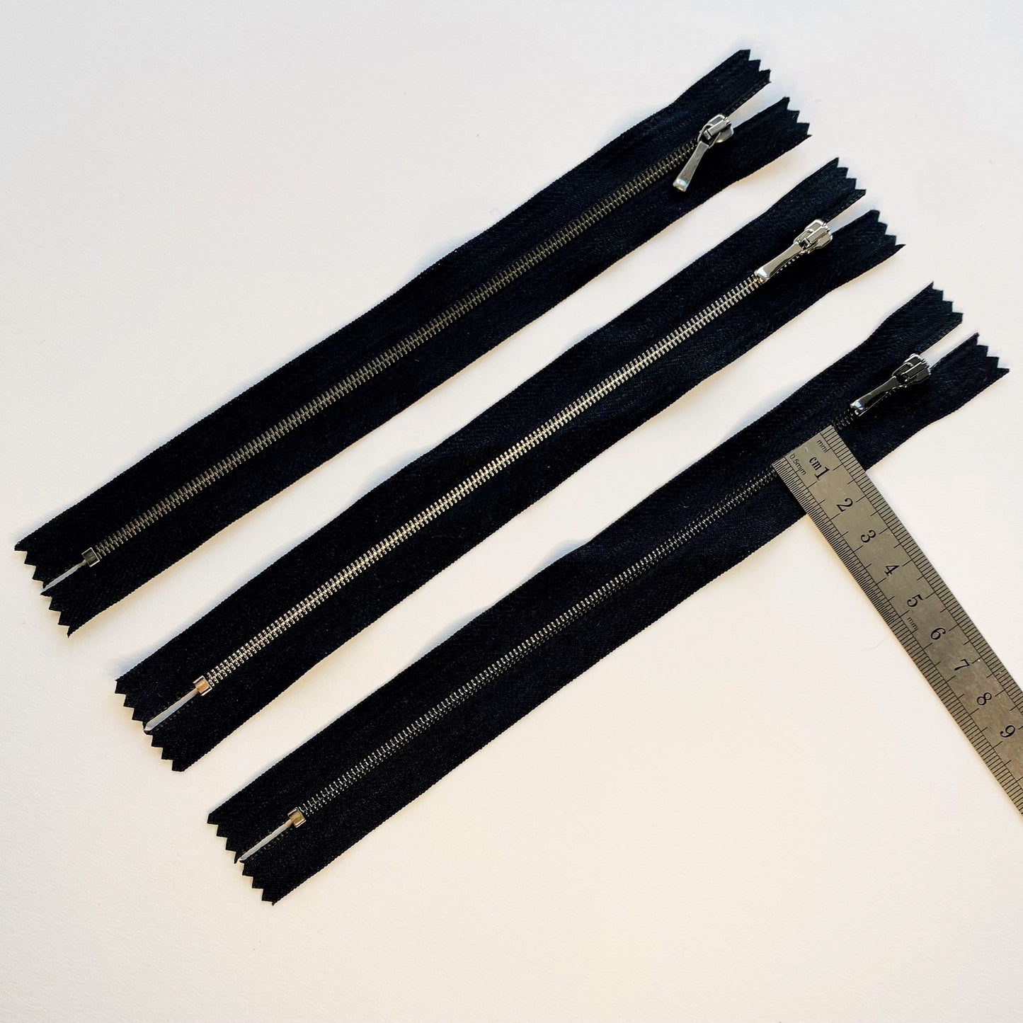 #1 Ultra Fine Closed End Metal Zip - 20cm