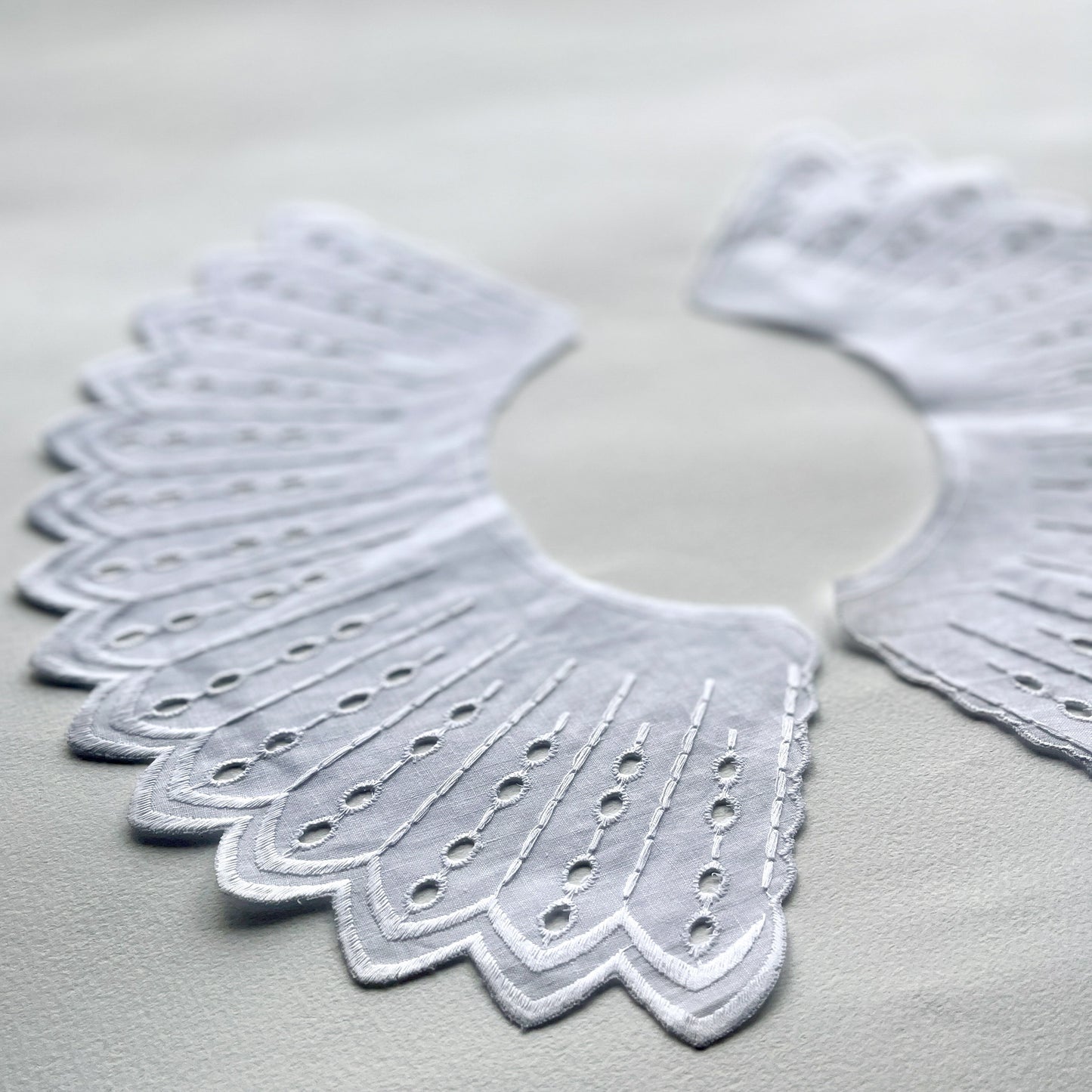 Large Vintage embroidered cotton Broderie Anglaise Collar.