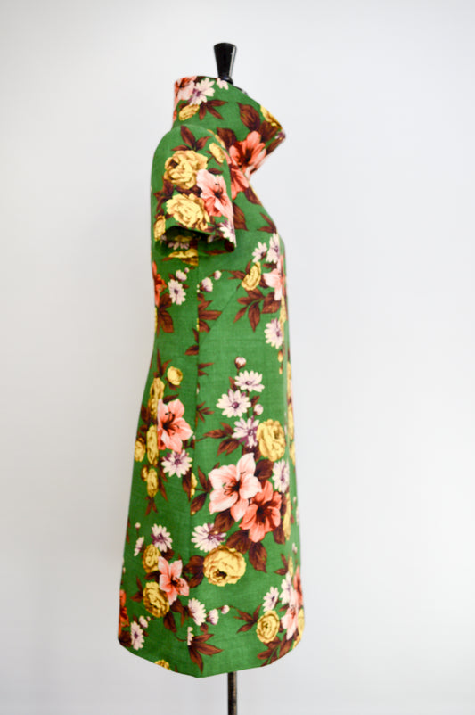 retro funnel neck dress in vintage green barkcloth fabric Green Barkcloth dress with vintage flower print The French Dart Shift Dress indie sewing pattern, contemporary and modern sewing patterns made in the UK With 3 sleeve options, she is so easy and versatile to wear, you will be reaching for her every day.