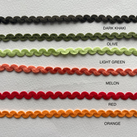 This stretch ric-rac is perfect to add a unique trim to your lingerie and garment makes, or use to embellish cards and papercrafts. Available in 13 delightful colours