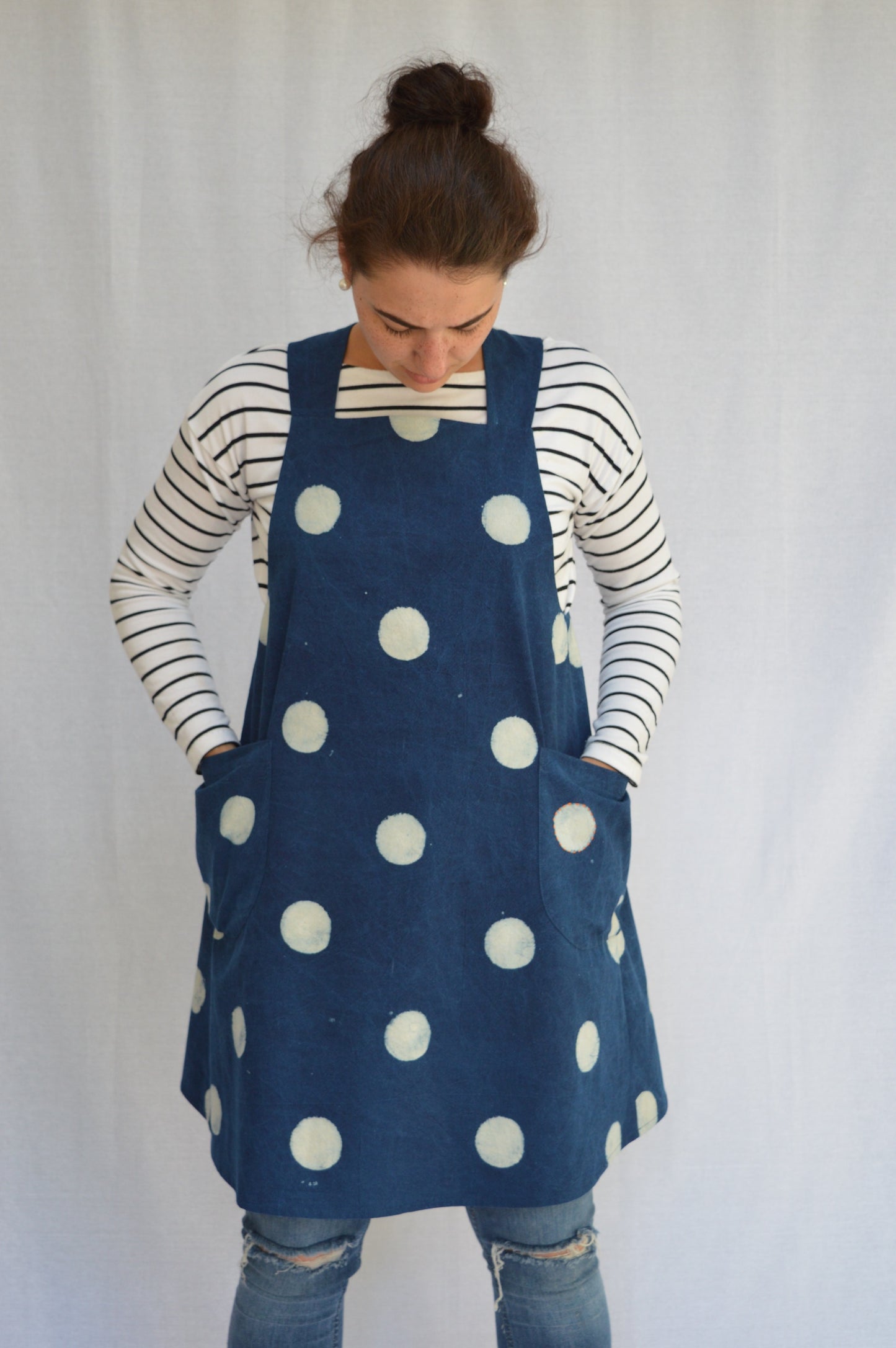 The Maria Apron sewing pattern, Japanese style cross back apron pattern indie sewing patterns, contemporary and modern sewing patterns made in the UK.