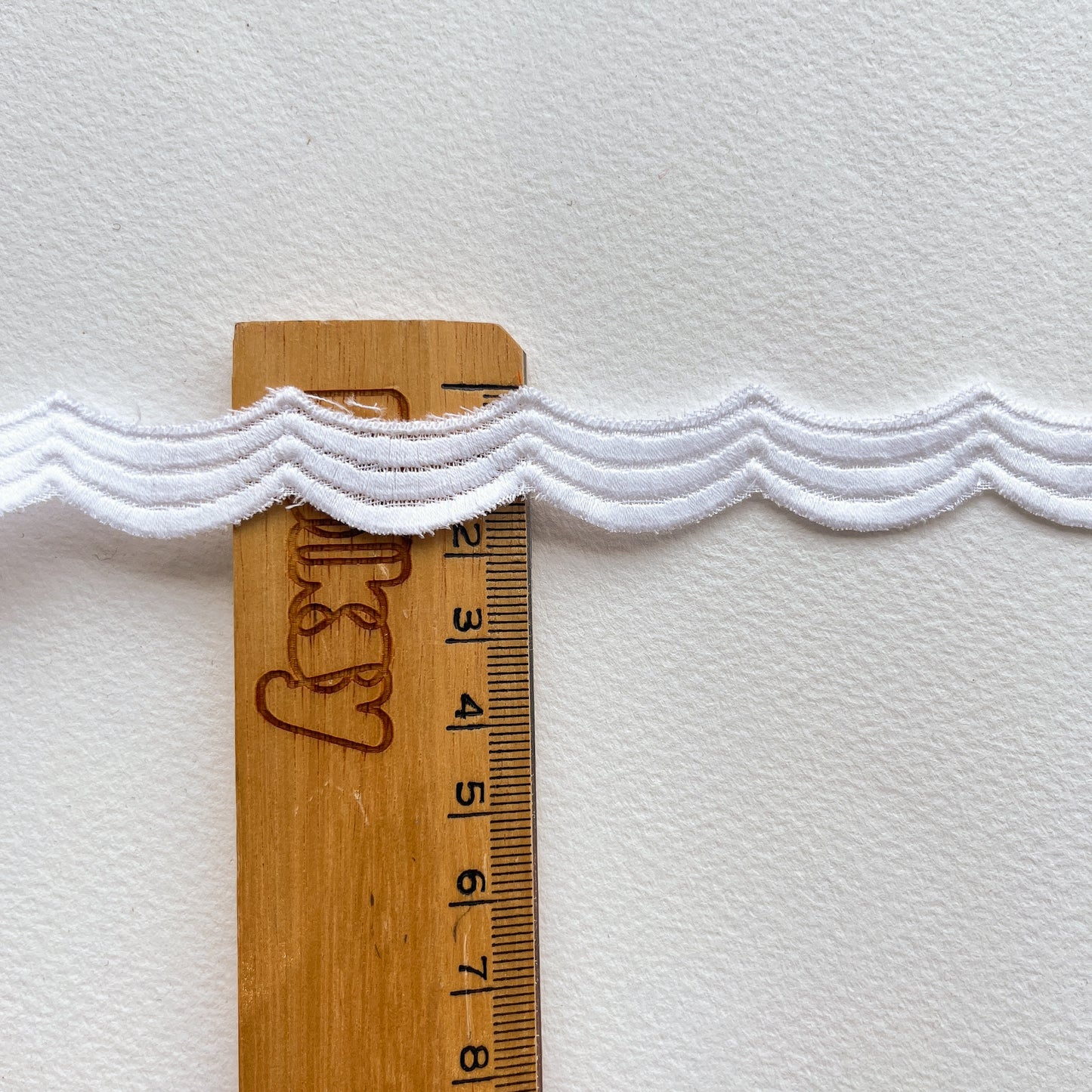 'Waves' Scalloped Embroidered Trim