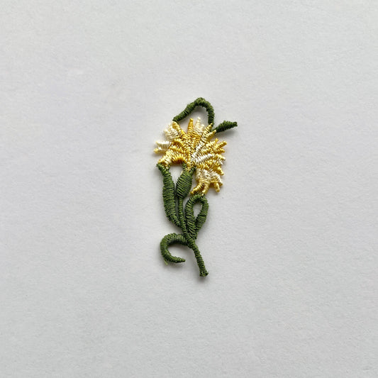 small retro yellow floral flower embroidered iron on embroidered patch appliqué badge