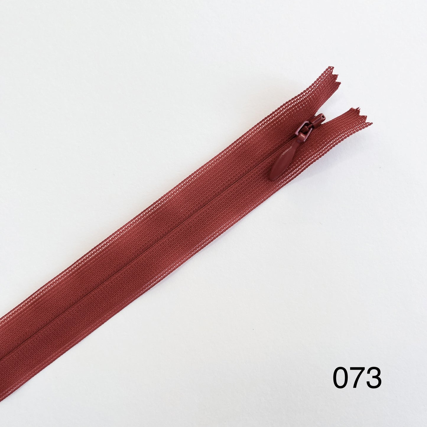 #2 Lightweight Invisible zip By YKK - Red & Pink shades - 66cm (26") length - Kleins Haberdashery