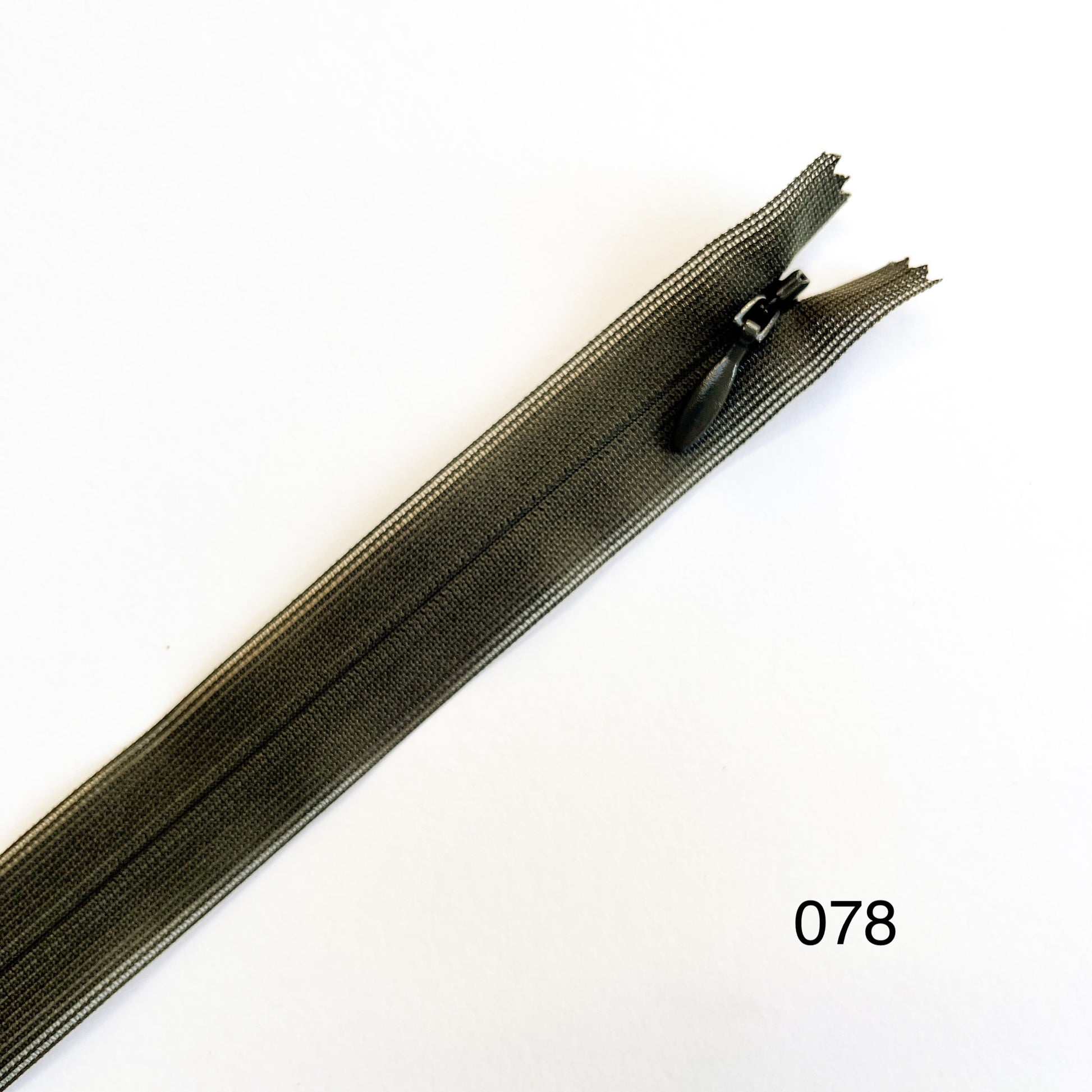 #2 Lightweight Invisible zip By YKK - Greens - 66cm (26") length - Kleins Haberdashery