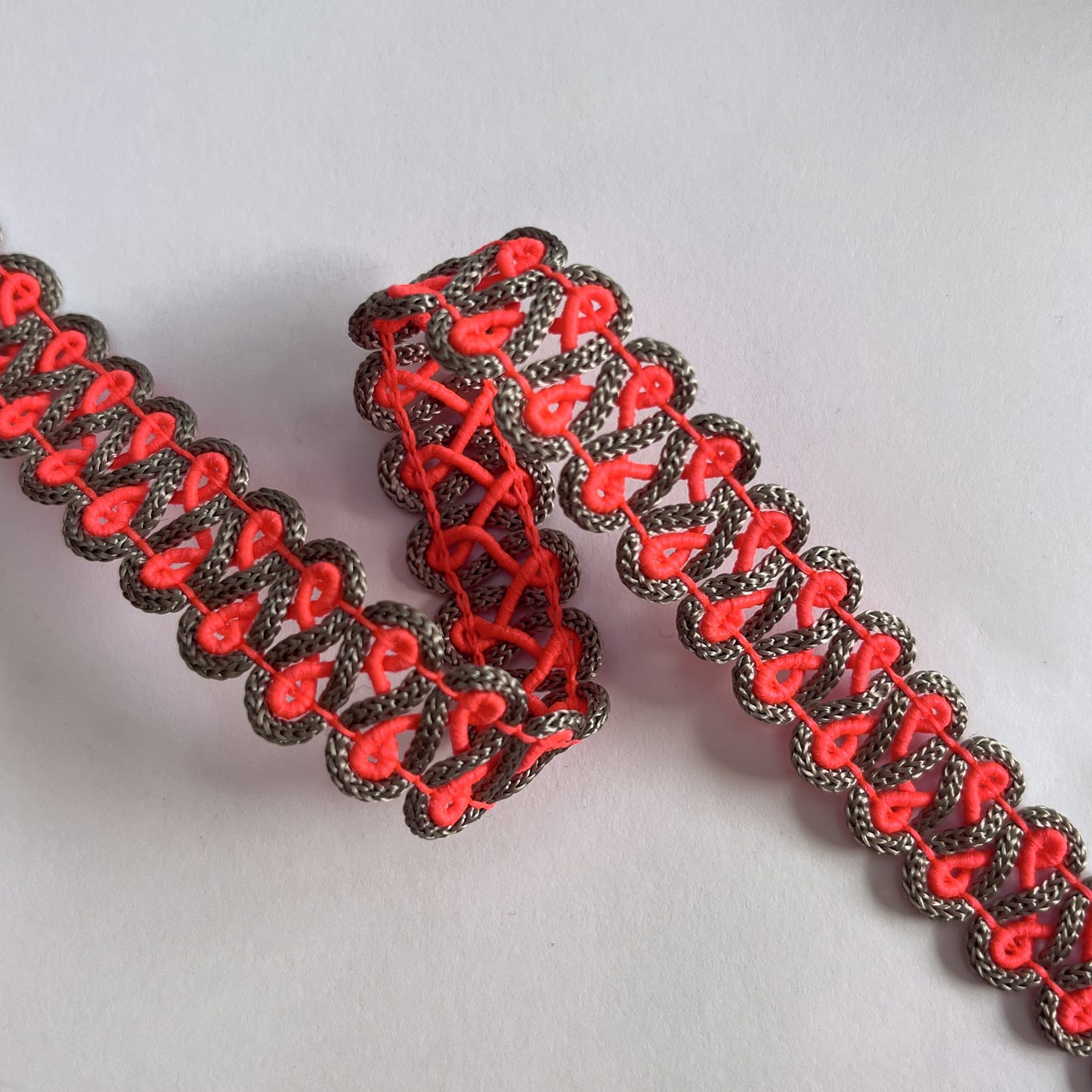 15mm 2-tone Swirl Gimp Braid - Fluro pink