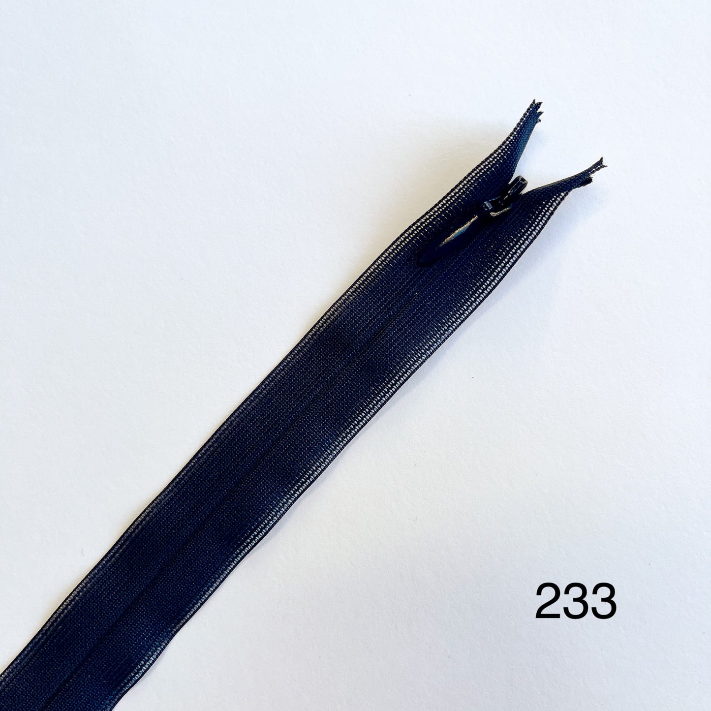 #2 Lightweight Invisible zip By YKK - Blues - 66cm (26") length - Kleins Haberdashery