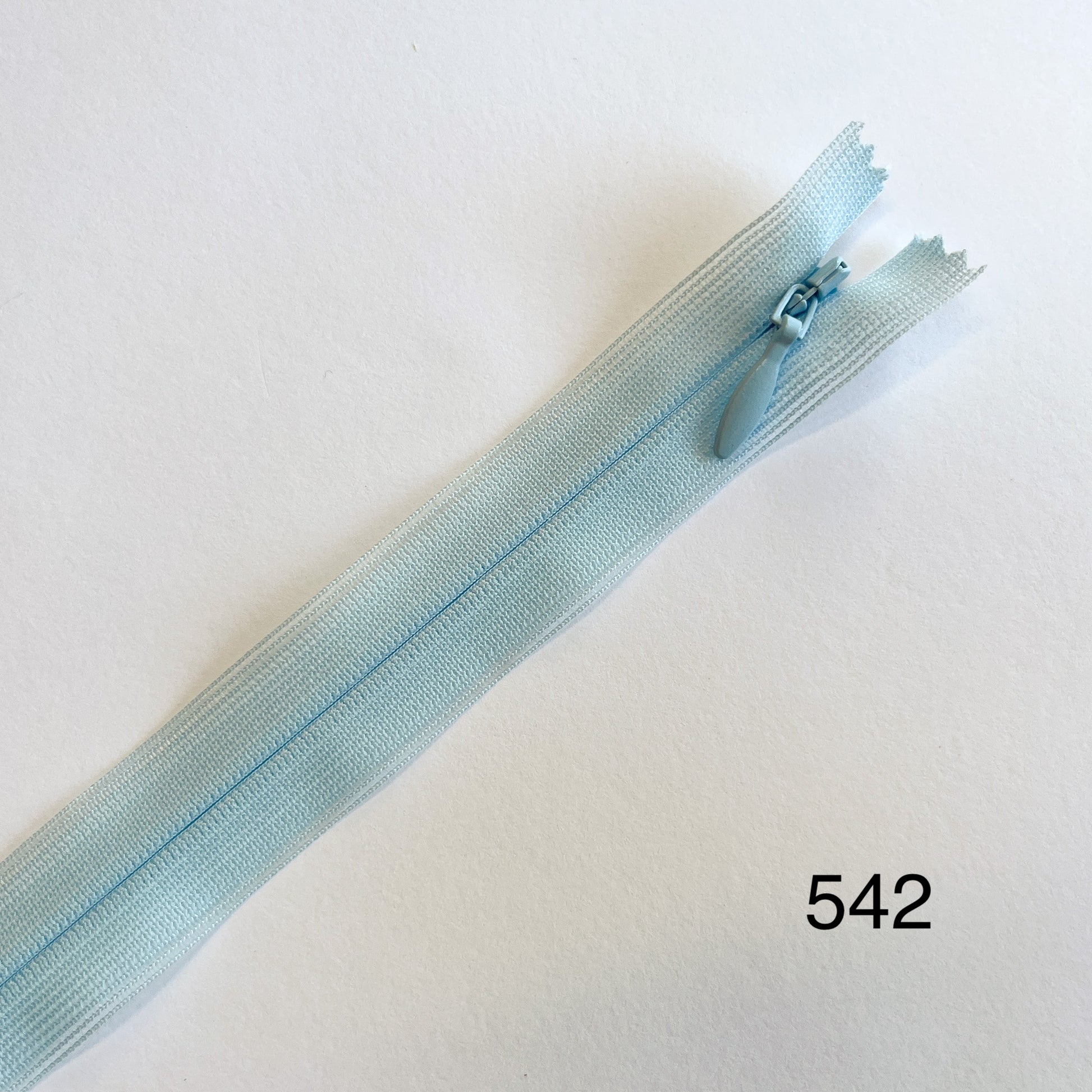 #2 Lightweight Invisible zip By YKK - Blues - 66cm (26") length - Kleins Haberdashery