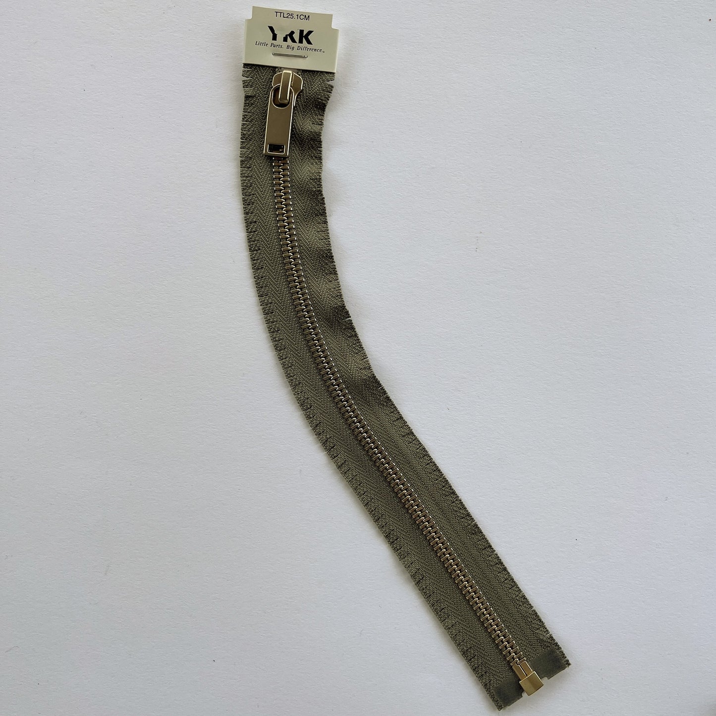 #5 Curved Open-Ended Zip by YKK - 25cm