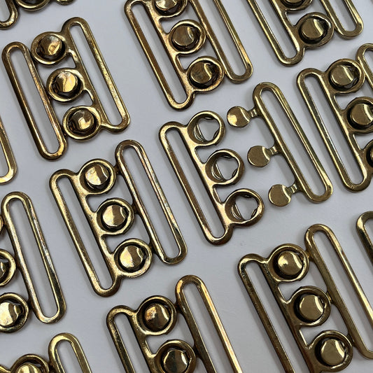 5cm Gold nurse waspie belt buckle with clasp fastening