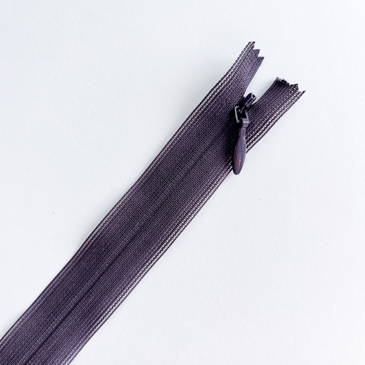 #2 Lightweight Plum Invisible zip By YKK - 61cm (24”)