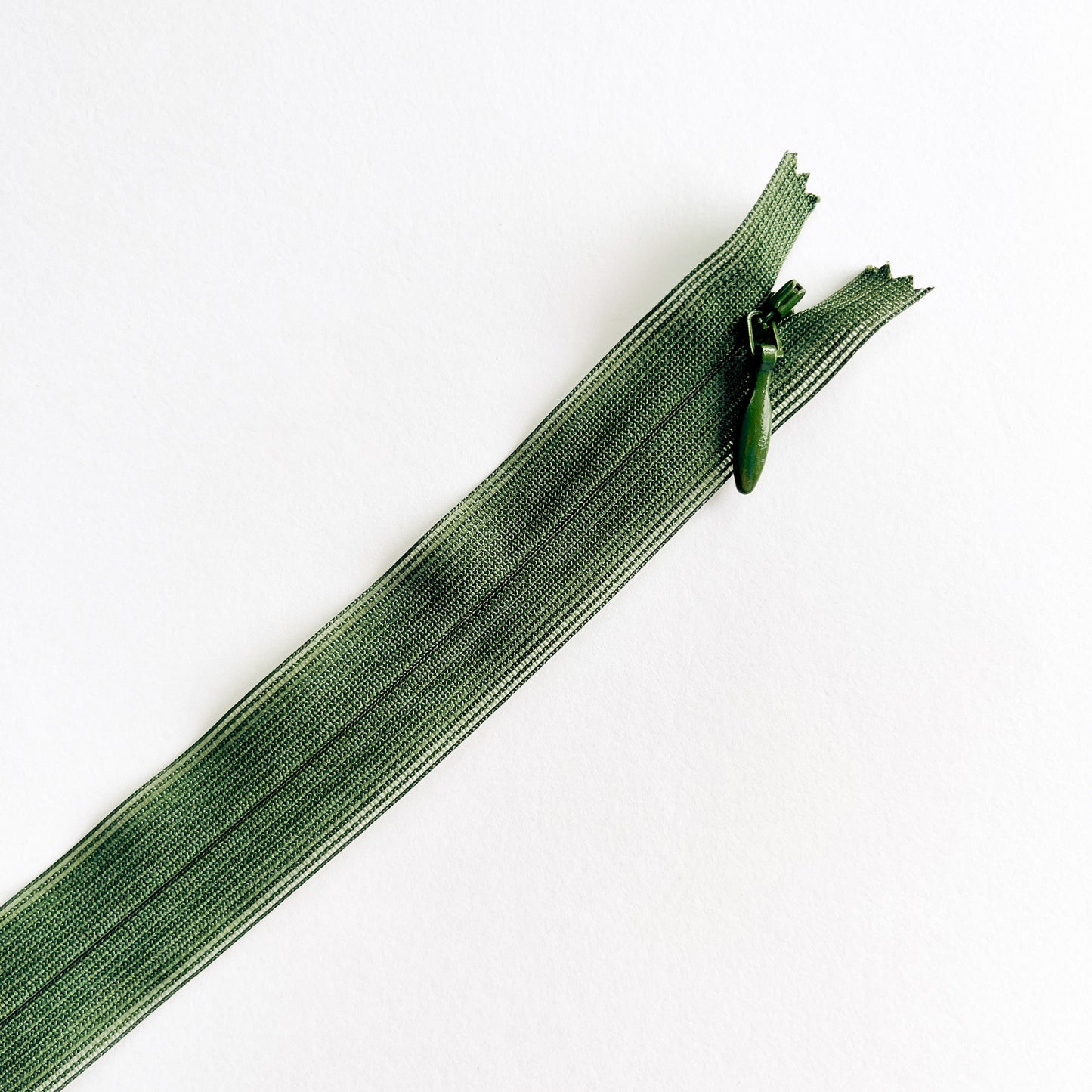 #2 Lightweight green Invisible zip By YKK - 61cm (24”)