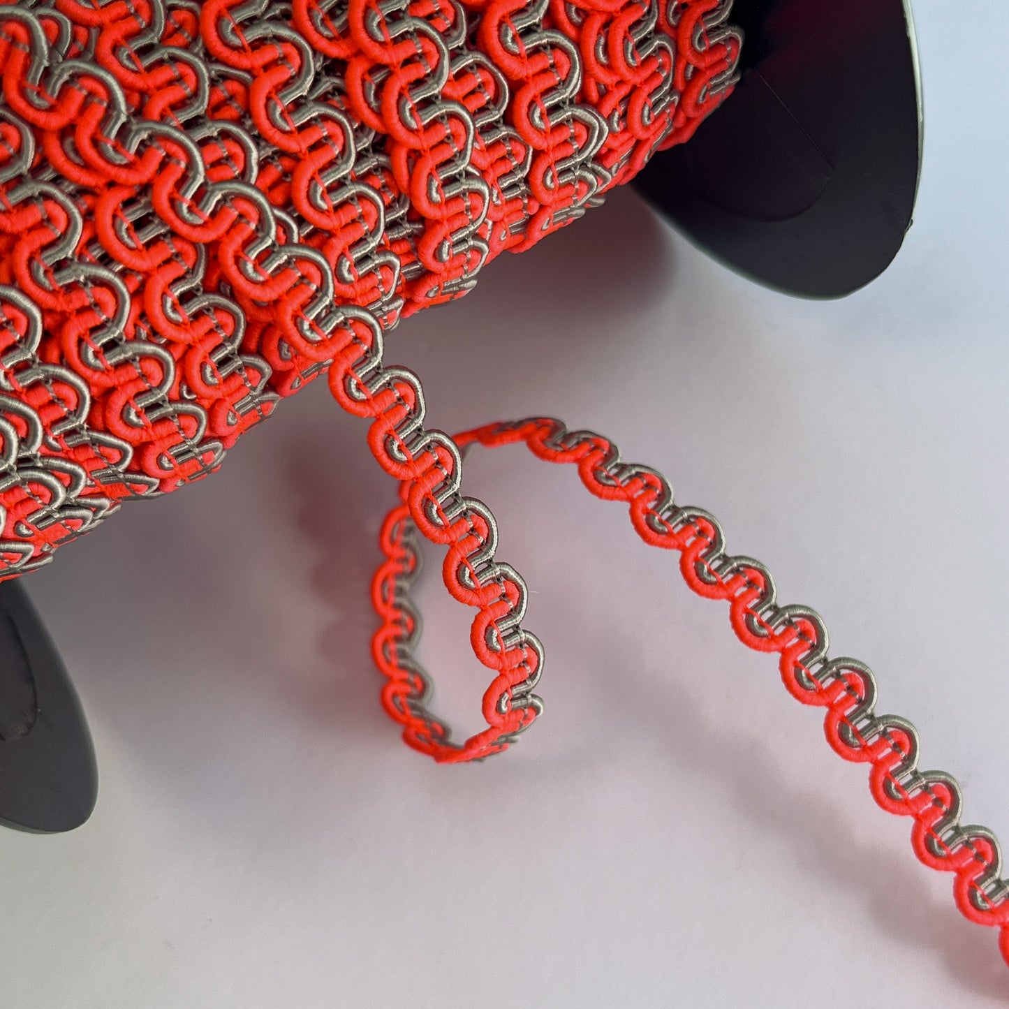 8mm 2-tone Scroll Gimp Braid - Fluro Pink