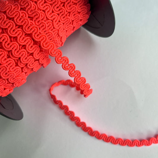 8mm Scroll Gimp Braid - Fluro Pink