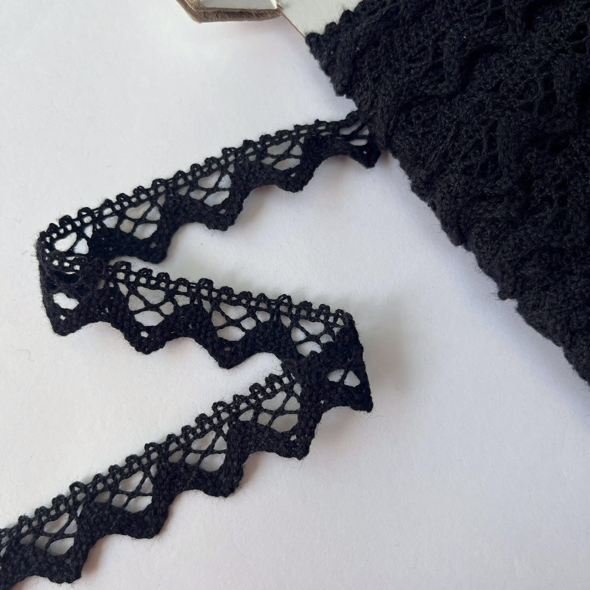 Black Cotton Pointed Scallop Lace Trim  on a white background
