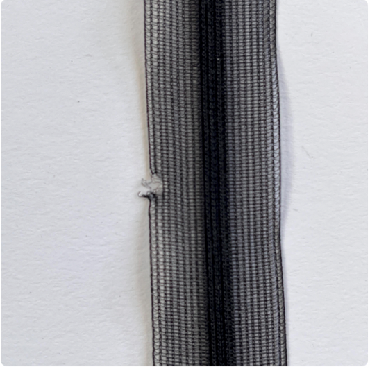 Black Couture Featherweight invisible zip - 66cm length - LAST ONE!