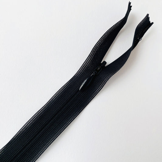 Lightweight black concealed zip, dress length invisible zip