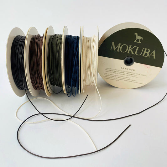 Cordon en coton ciré de 1 mm par MOKUBA