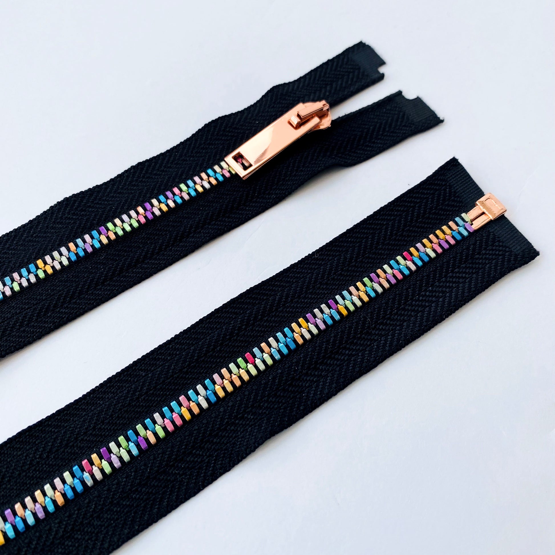 Rainbow pridezipper colour zipper with rose gold slider