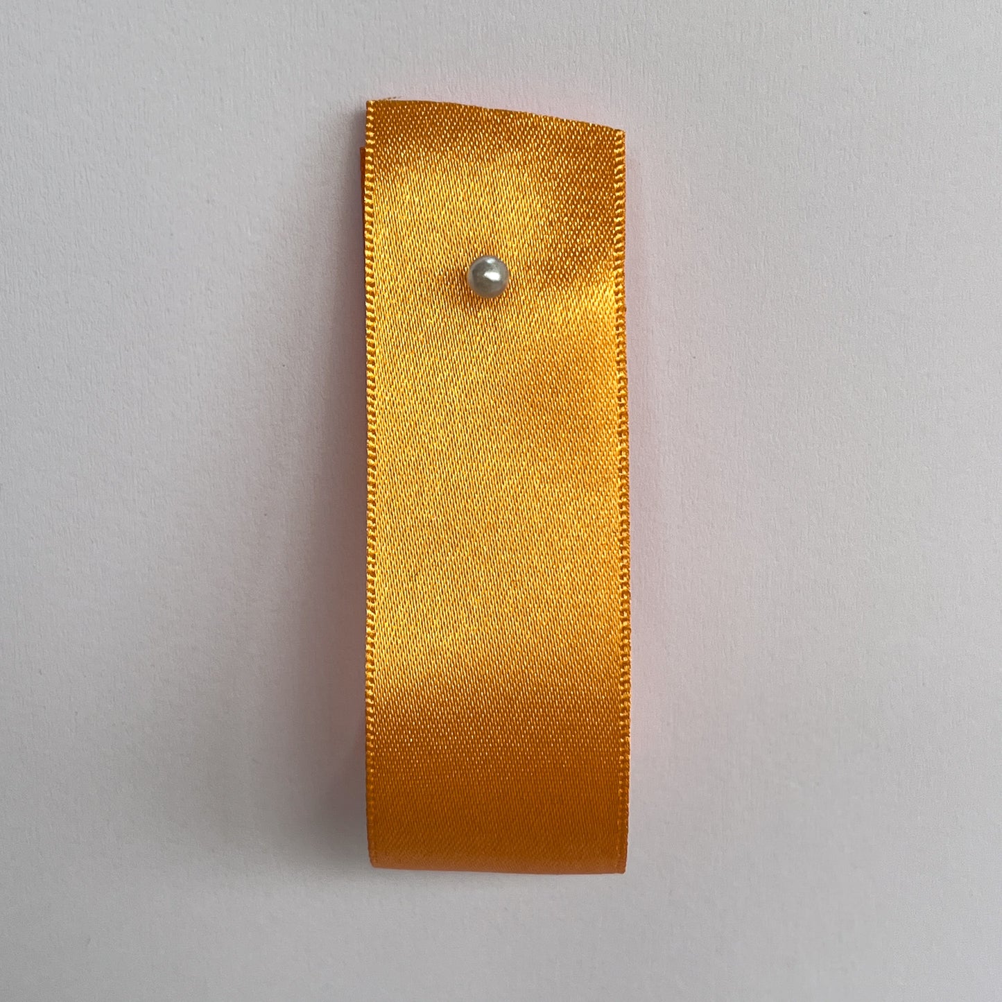 Cinta de raso bronce de Klein