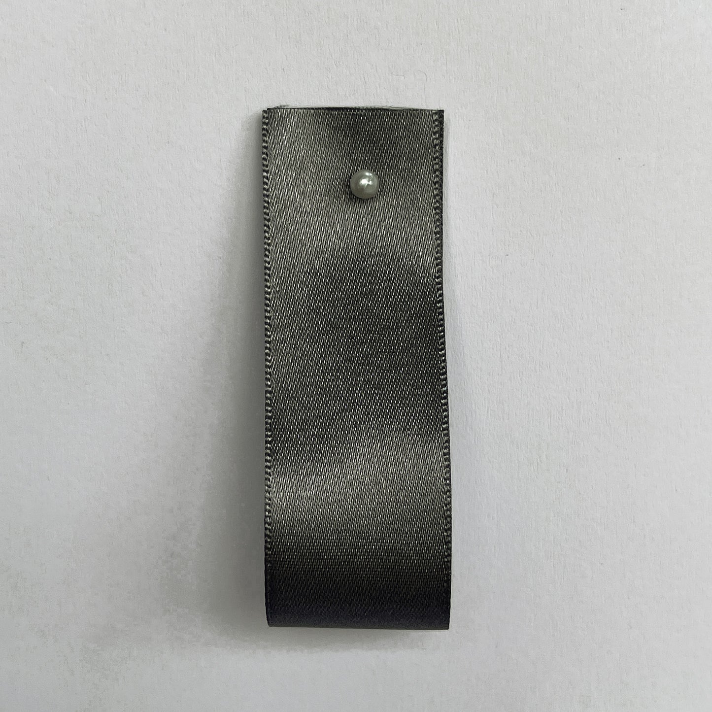 Cinta de raso bronce de Klein