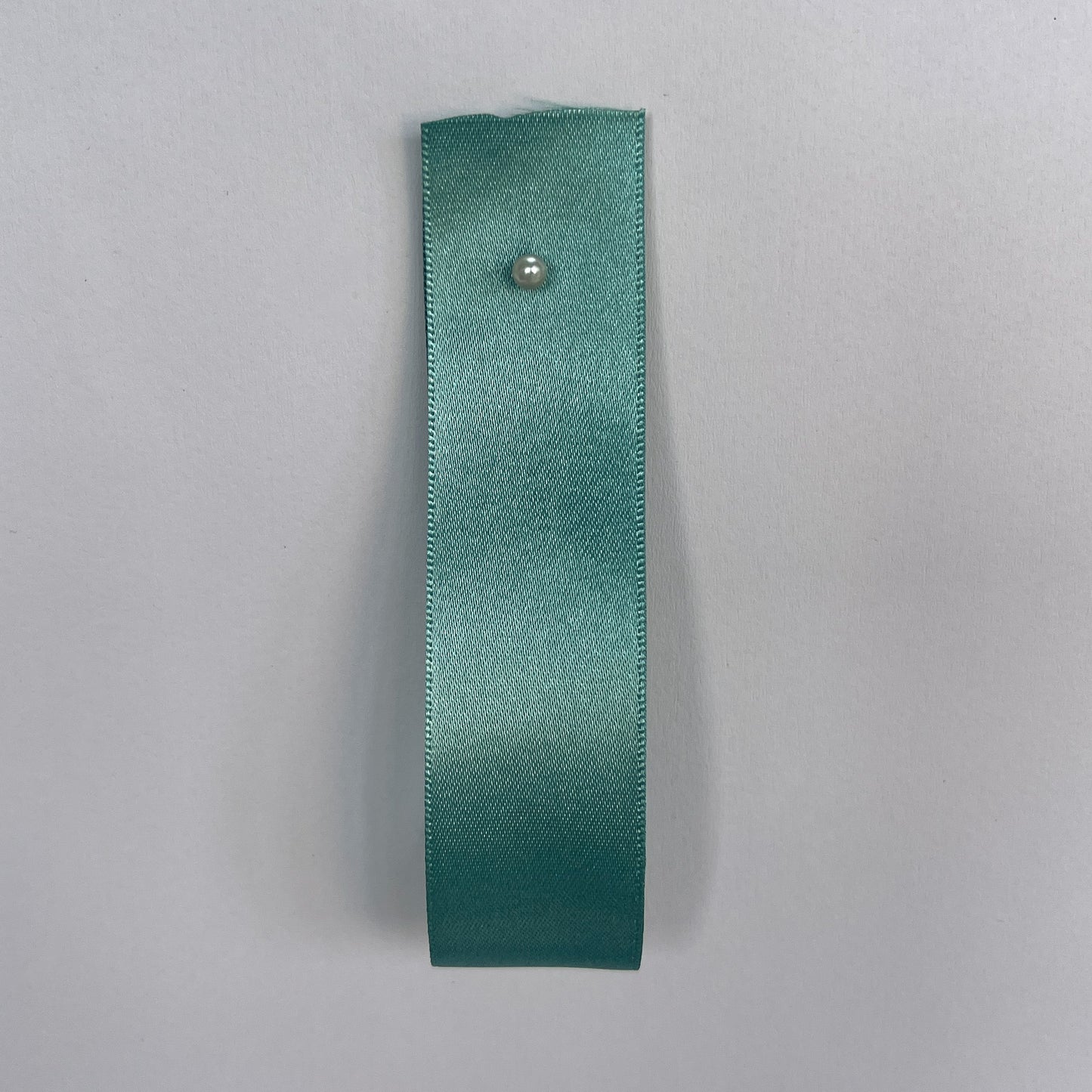 Ruban de satin bronze par Klein