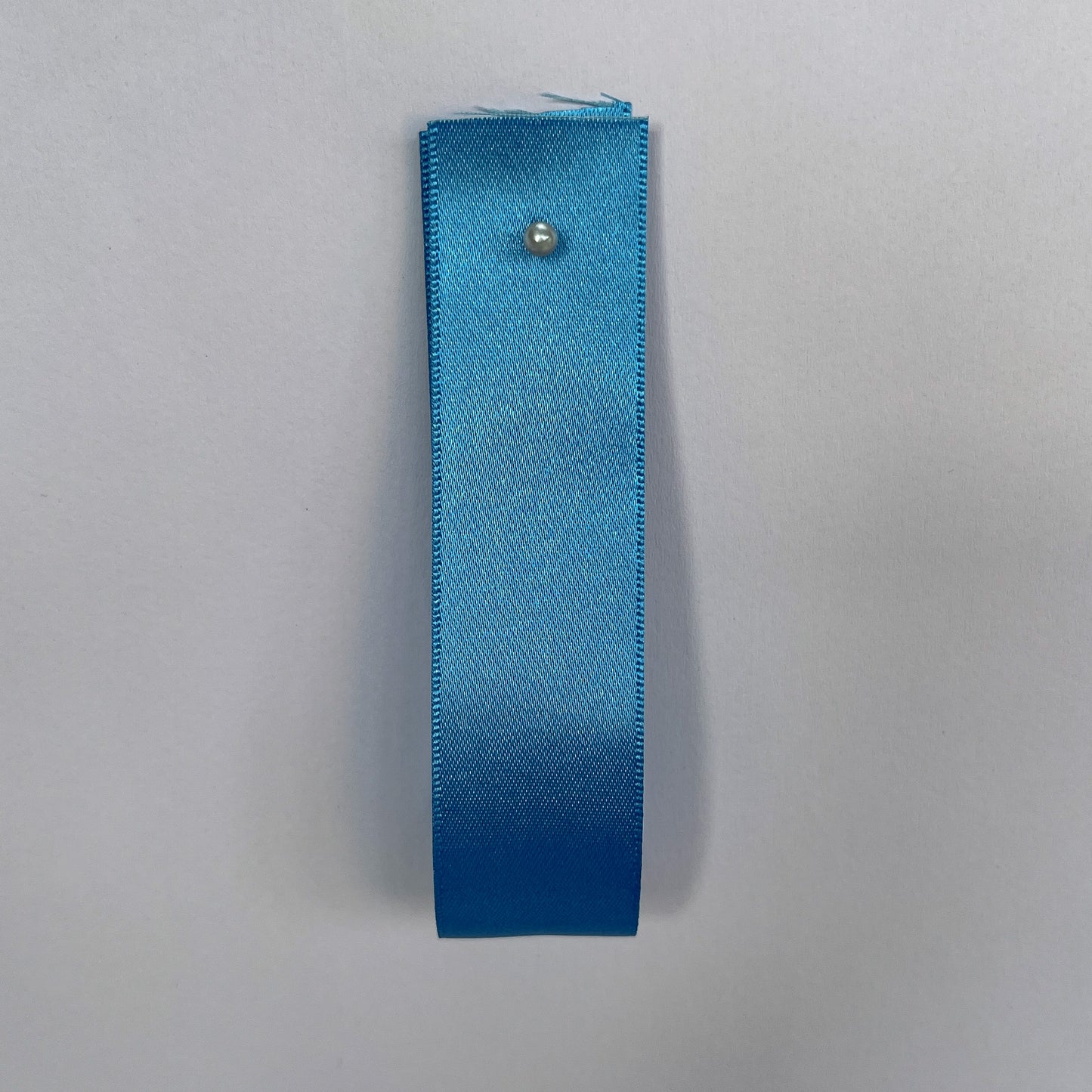 Ruban de satin bronze par Klein