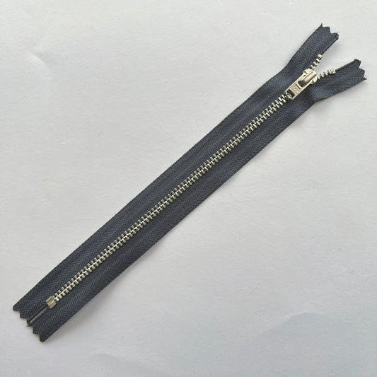 YKK  jeans zip with metal teeth and auto-lock puller in various shades of grey