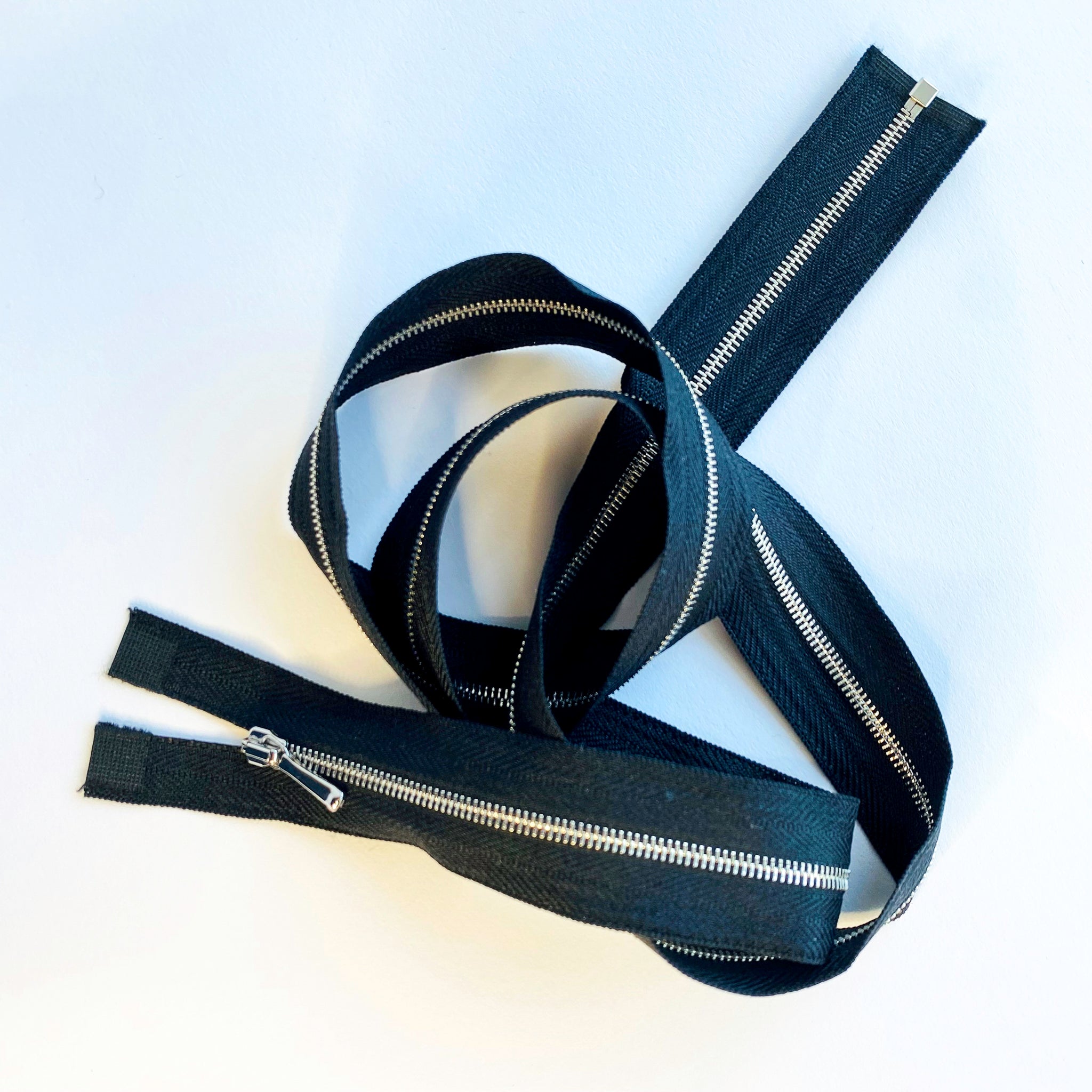 #1 Ultra Fine Weight Open End Zip - 90cm – Kleins Haberdashery