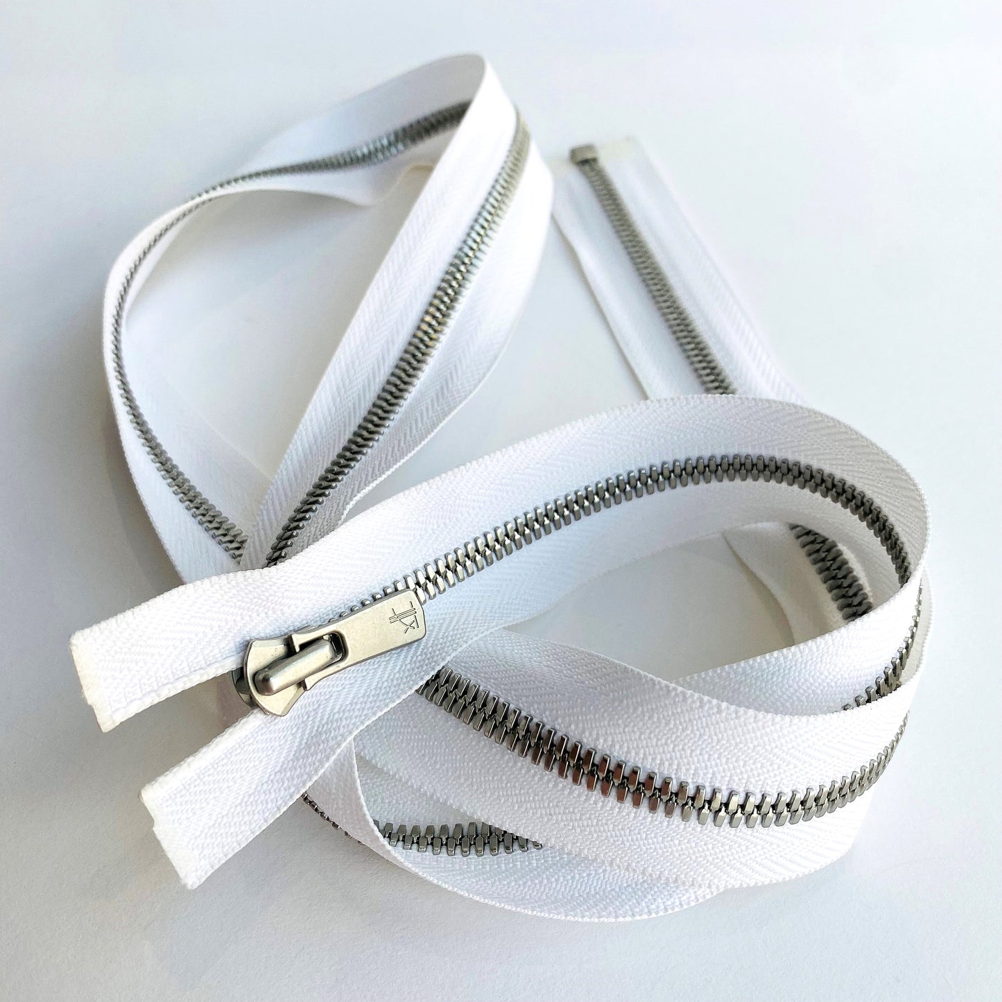 #5 Medium Weight White Open Ended Zip by YKK’s EXCELLA®