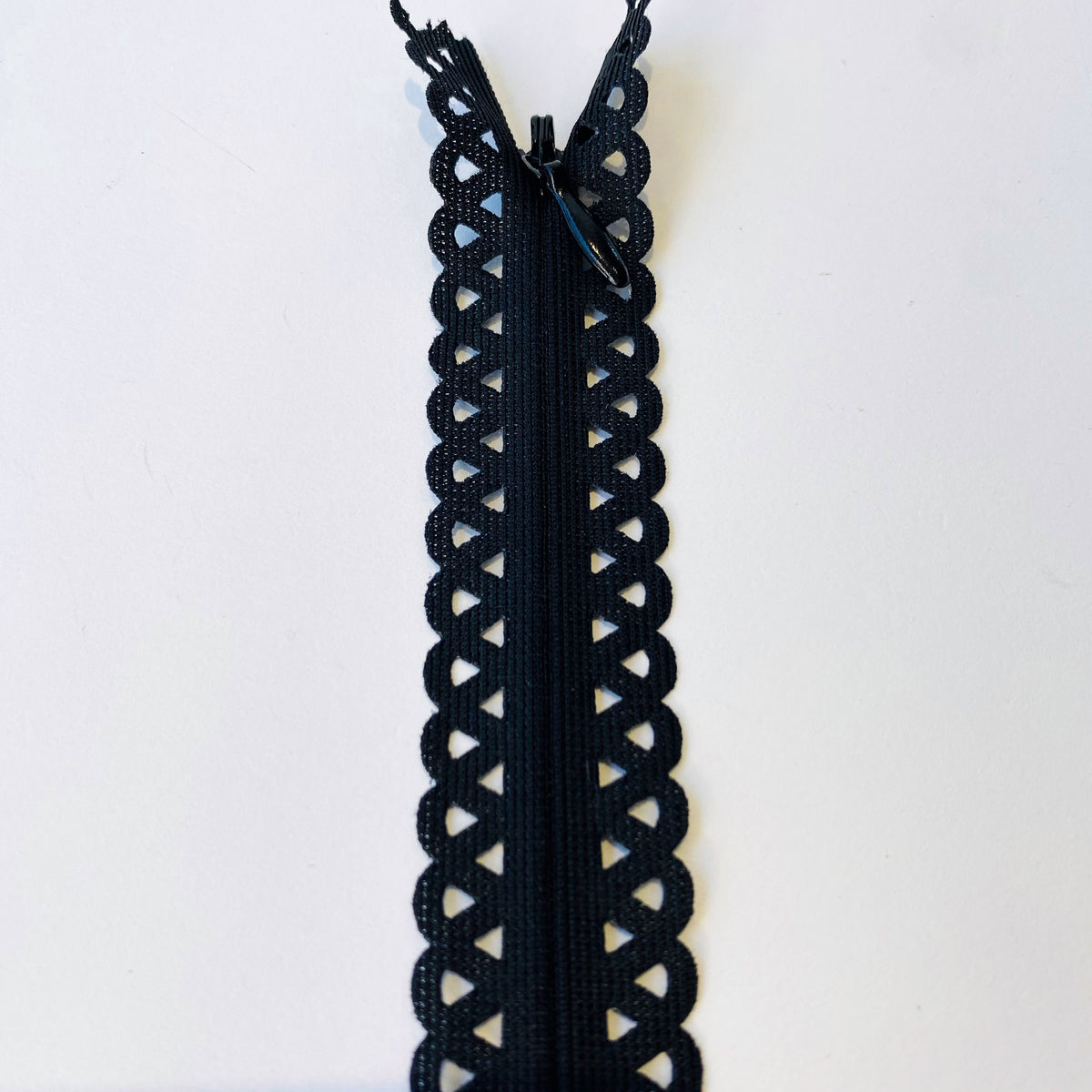 Fancy Zip Long Black Lace Invisible Zips - 70cm (27.5