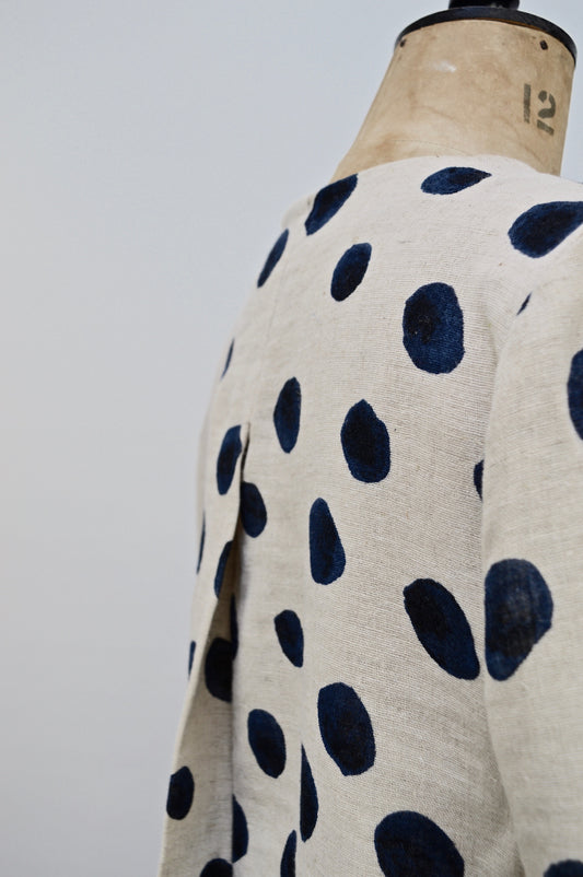 VERSION A | The Rochester Top is mid-hip length and great to wear with jeans. VERSION B | The Rochester Dress is knee length with a self-tie belt and in-seam pockets. Indie sewing patterns, contemporary and modern sewing patterns made in the UK.