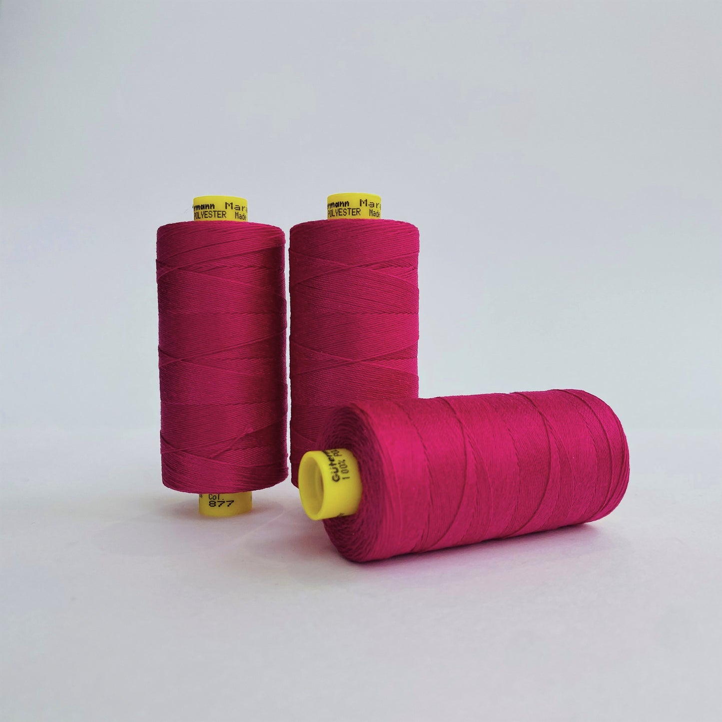 Gutermann Mara #30 Top-Stitch Sewing Thread 300m Spools Fuchsia 877 - Kleins Haberdashery