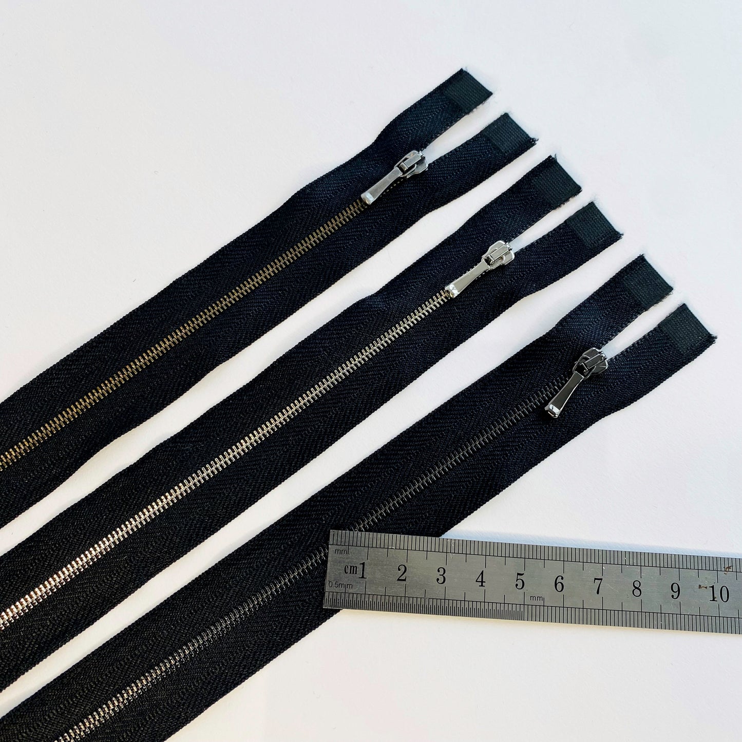 #1 Ultra Fine Weight Open End Zip - 90cm - Kleins Haberdashery