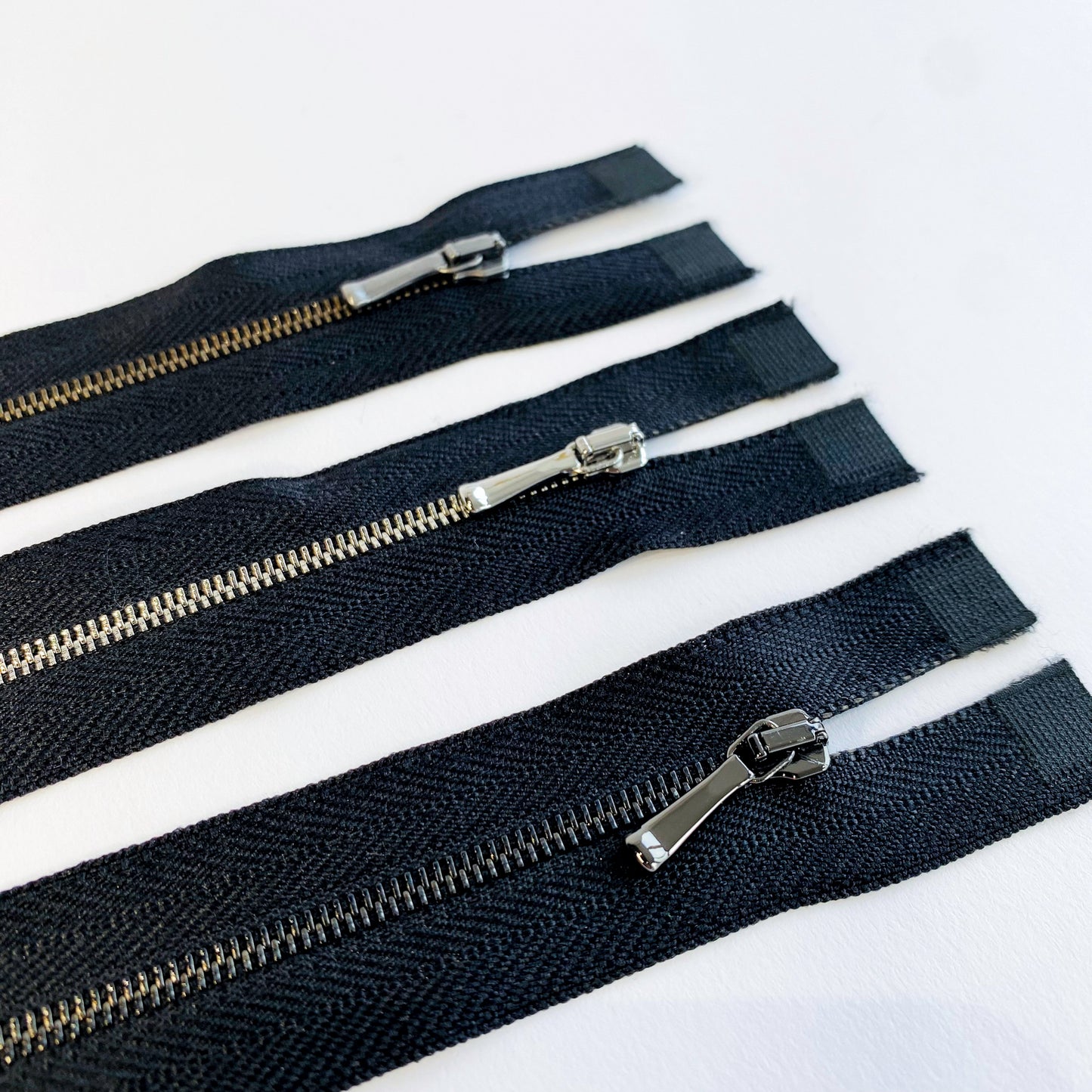 #1 Ultra Fine Weight Open End Zip - 90cm - Kleins Haberdashery