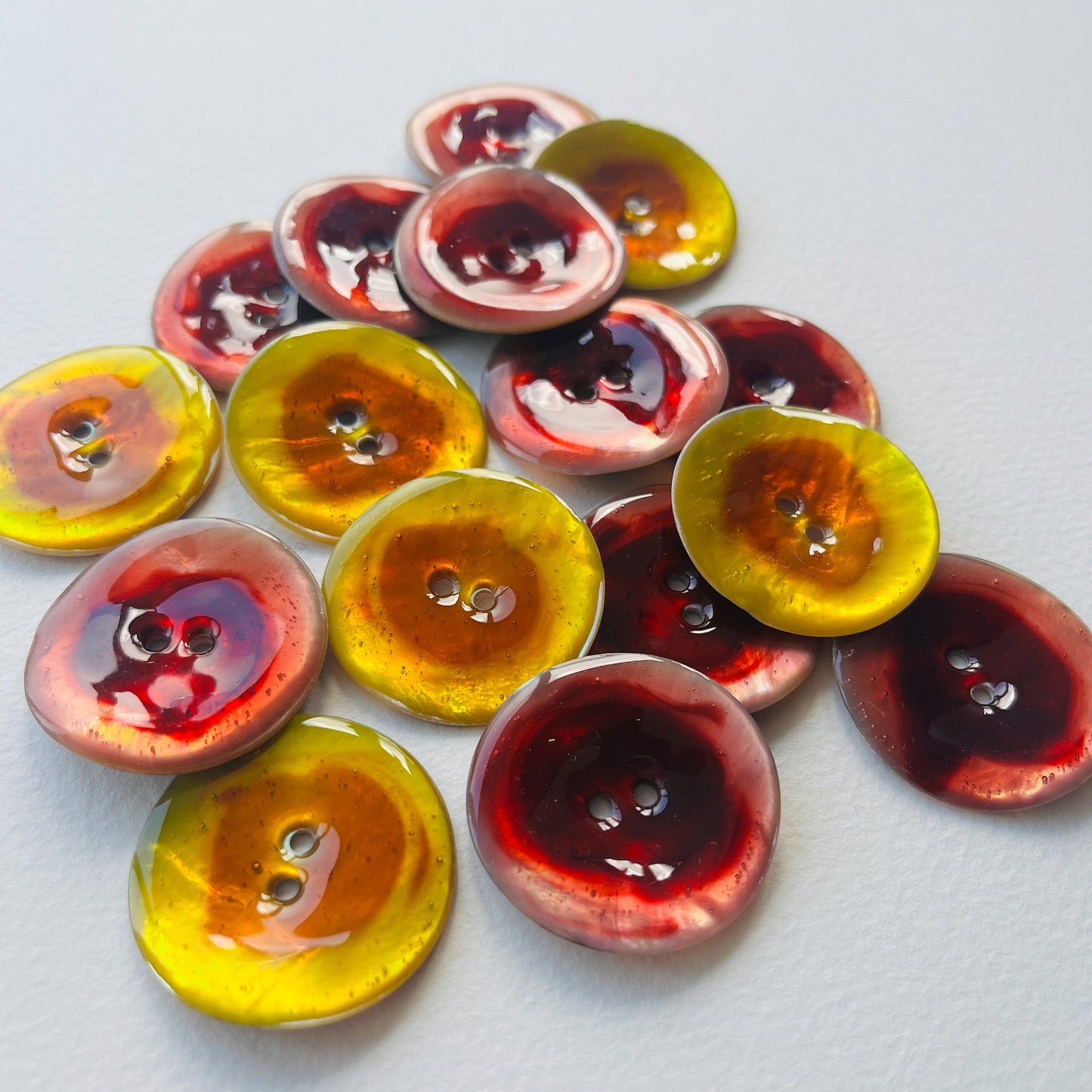 Large lacquered Agoya shell buttons – 34mm / 54 ligne - Kleins Haberdashery