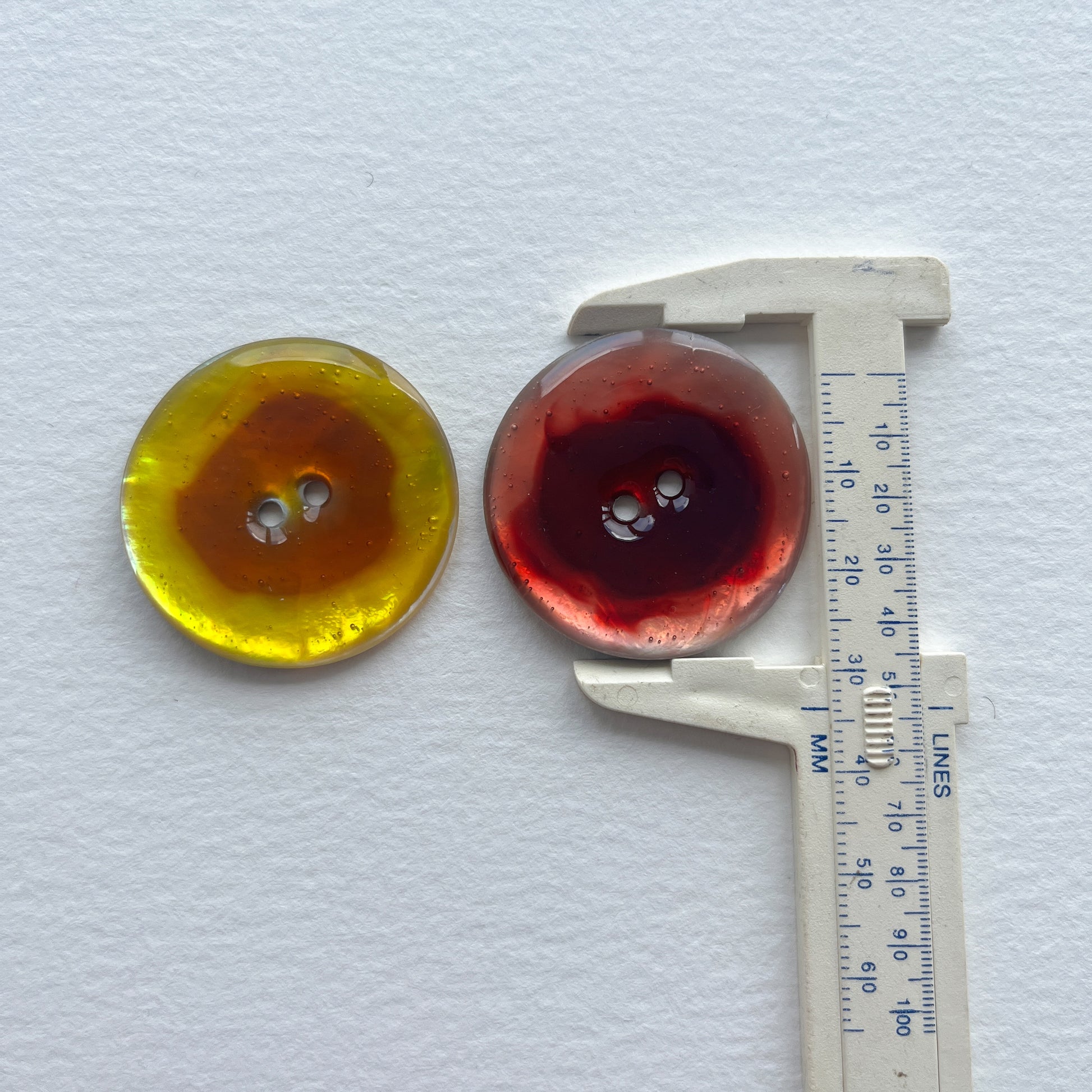 Large lacquered Agoya shell buttons – 34mm / 54 ligne – Kleins Haberdashery