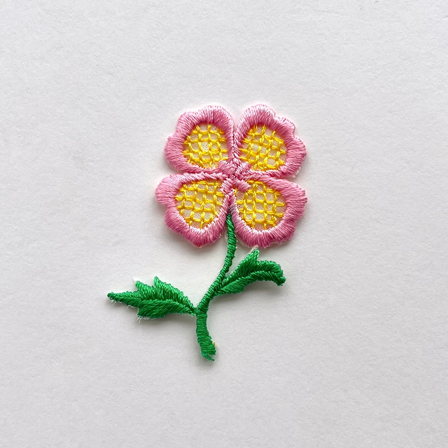 Lucky clover flower embroidered patch embroidered iron on embroidered patch appliqué badge