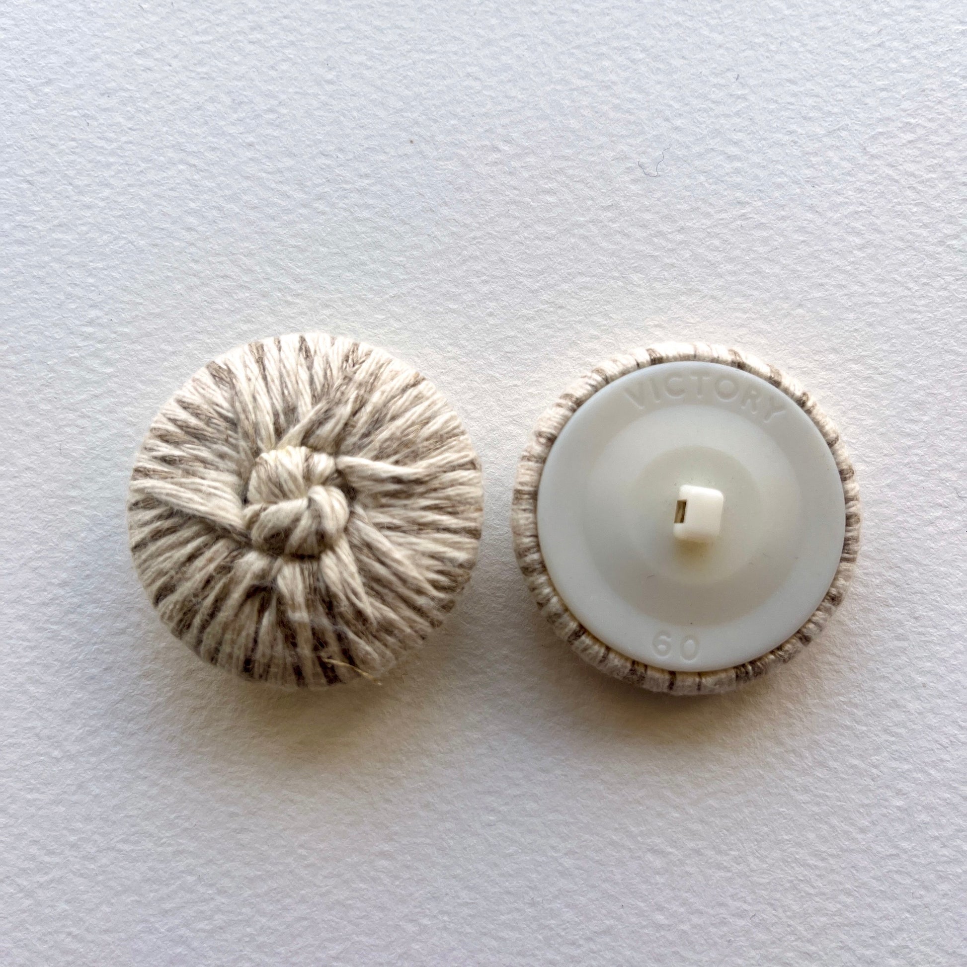 statement button, 2.3cm button, 1" button. brown jacket button, corded button with knitted centres in large sizes. soutache cord button, passementarie buttons, 1980s button, 1940s button Vintage button. Natural colour button, ivory, stone, beige, string colour button